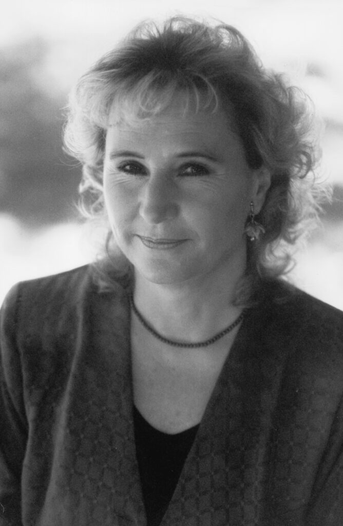Redmond, Ms Isobel