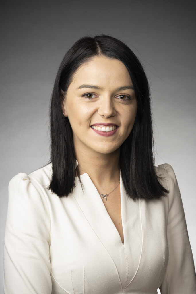 Savvas MP, Ms Olivia