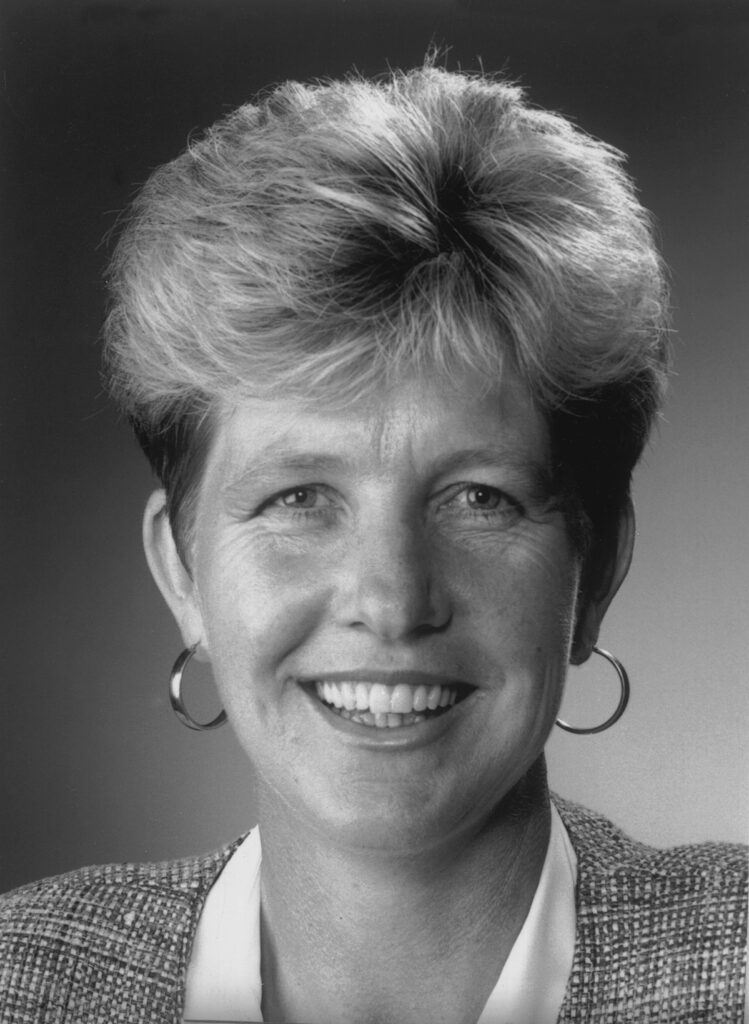 Stevens, Hon Lea